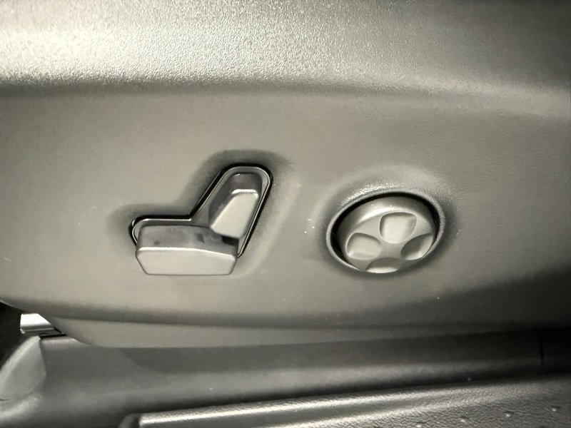 New 2026 Chrysler Pacifica Limited image 25