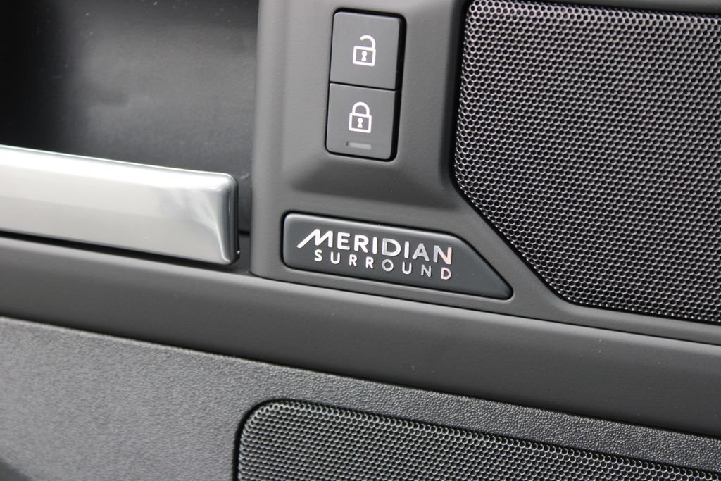 New 2026 Land Rover Defender 130 X-Dynamic SE AWD/4WD image 14