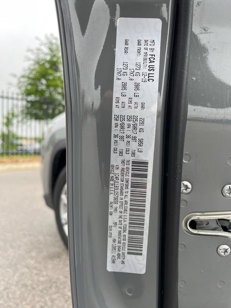Used 2020 Jeep Cherokee Latitude Plus FWD image 12