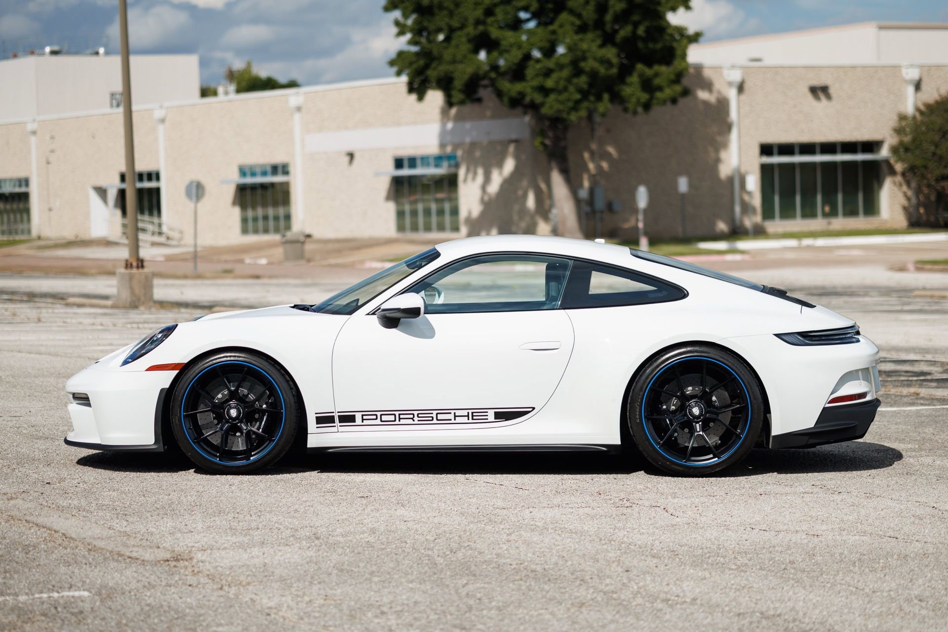 Used 2022 Porsche 911 GT3 RWD image 23