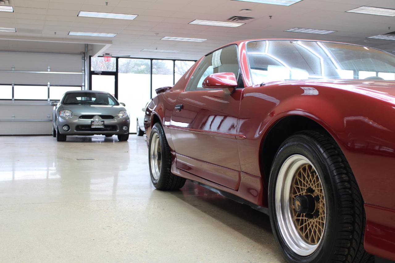 Used 1987 Pontiac Firebird Trans Am RWD image 9