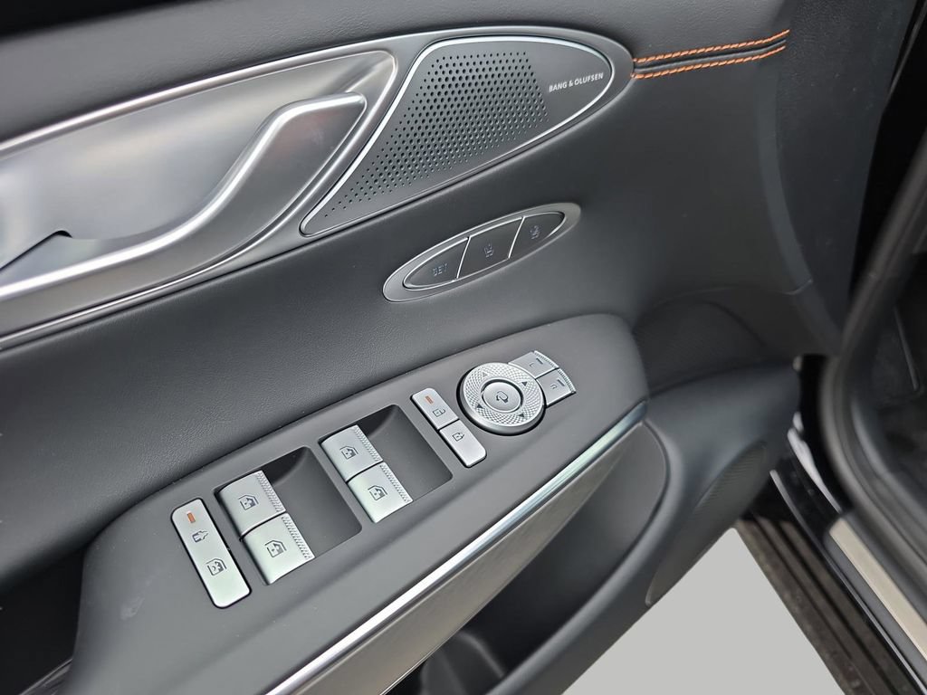New 2026 Genesis GV70 2.5T Sport Prestige AWD/4WD image 16