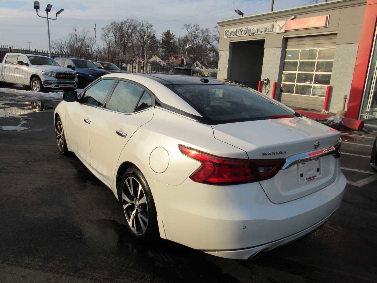 Used 2016 Nissan Maxima Platinum w/ Interior Lighting Package image 7