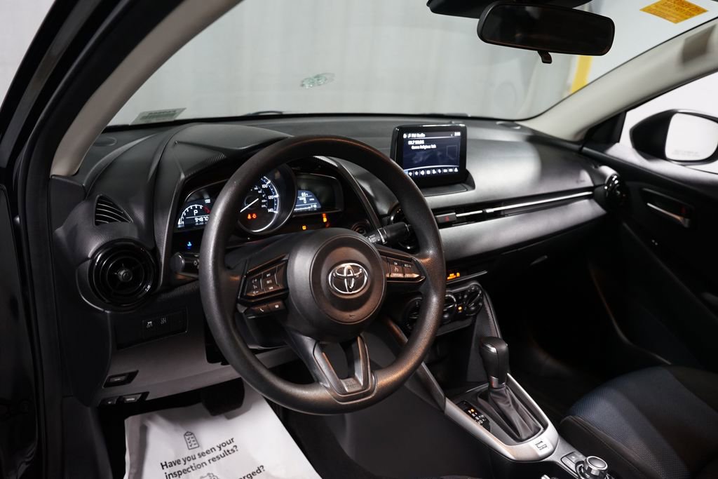 Used 2019 Toyota Yaris L FWD image 11