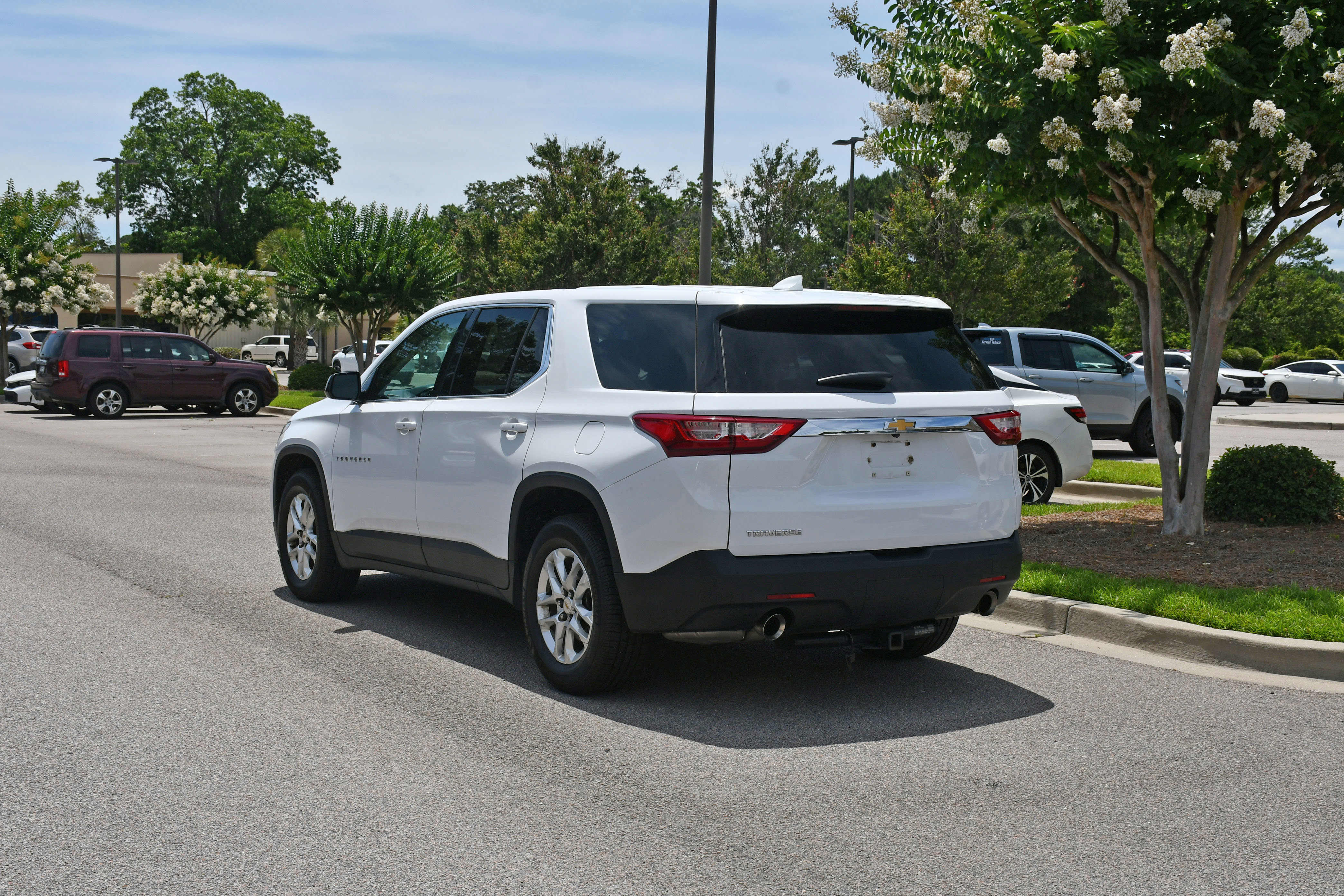 Used 2019 Chevrolet Traverse LS FWD image 3
