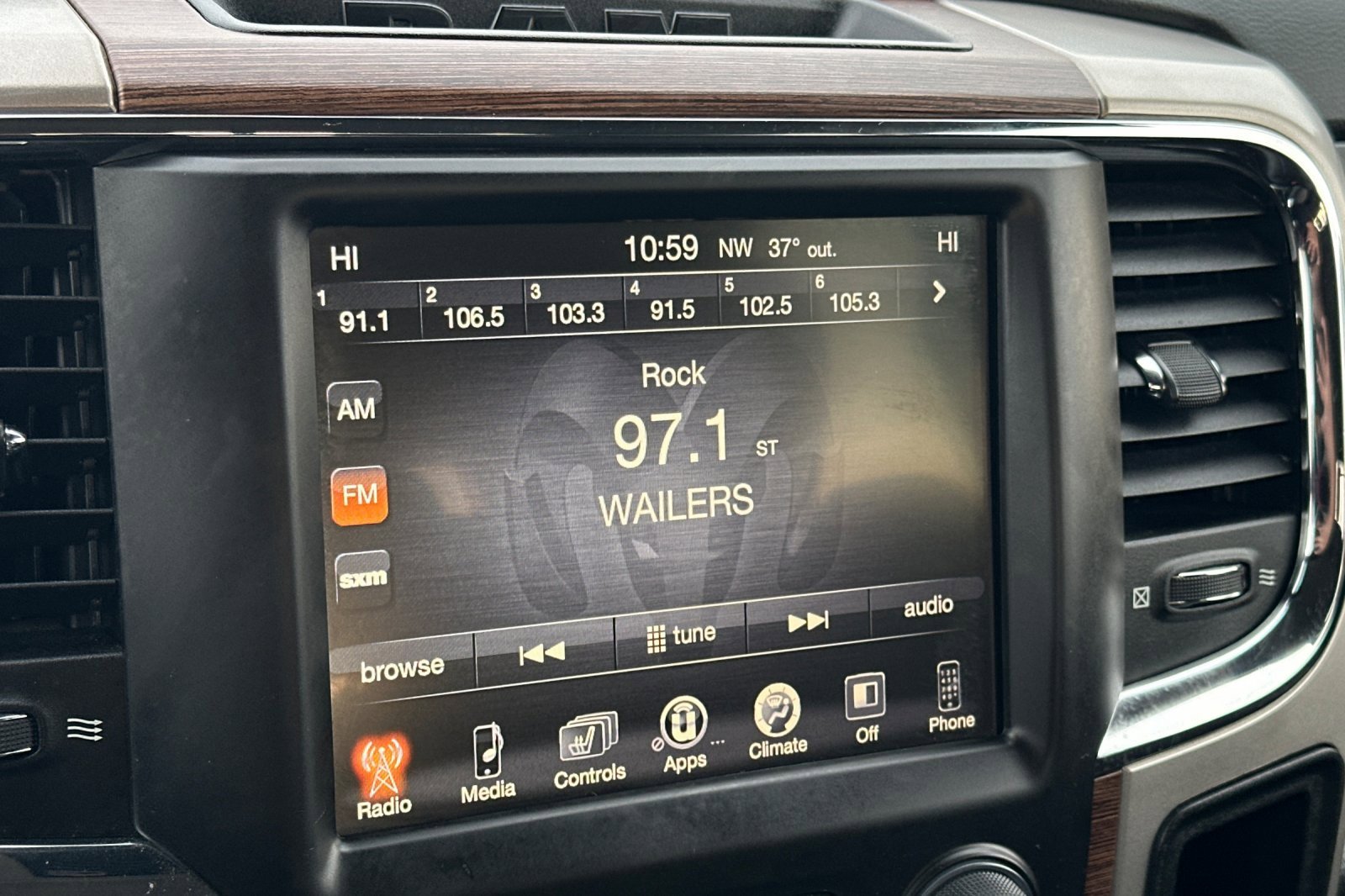 Used 2017 RAM 2500 Laramie w/ Sport Appearance Group image 17