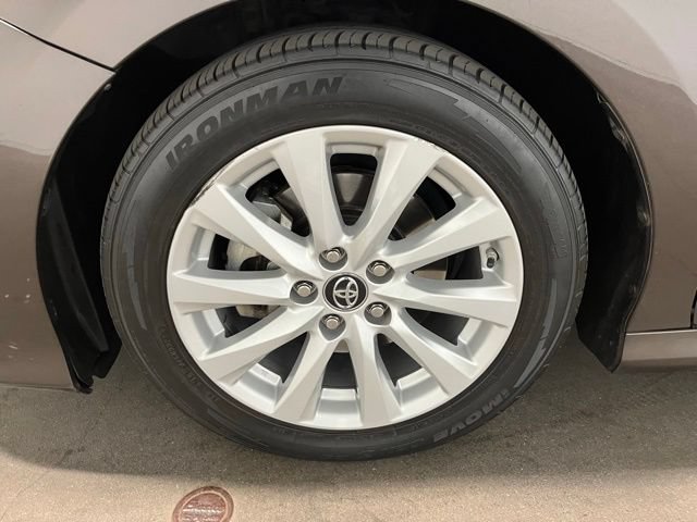 Used 2018 Toyota Camry LE FWD image 28