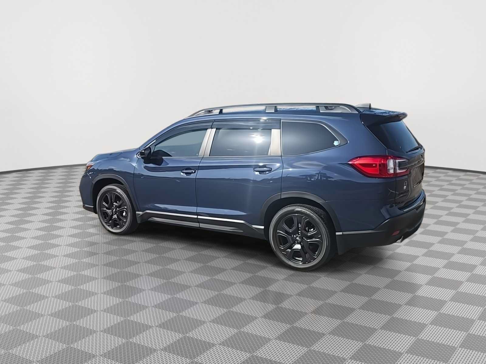 Used 2025 Subaru Ascent Onyx Edition w/ Onyx Package AWD/4WD image 6