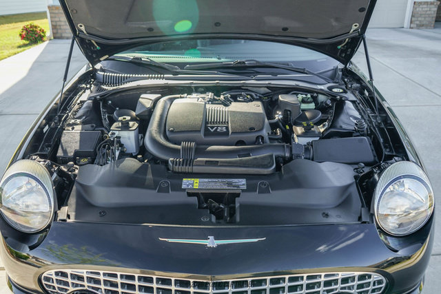 Used 2002 Ford Thunderbird RWD image 23
