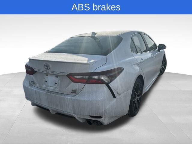 Used 2022 Toyota Camry SE image 5