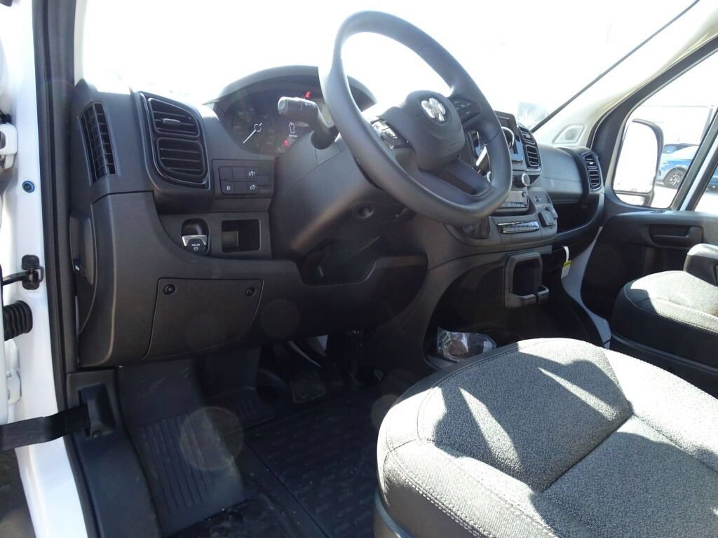 New 2025 RAM ProMaster 3500 w/ Convenience Group FWD image 13