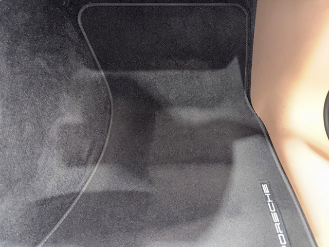 Used 2021 Porsche Macan w/ Premium Package image 69