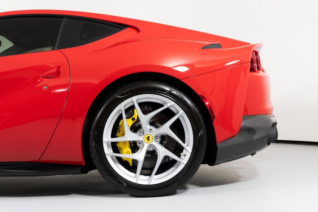Used 2018 Ferrari 812 Superfast RWD image 13