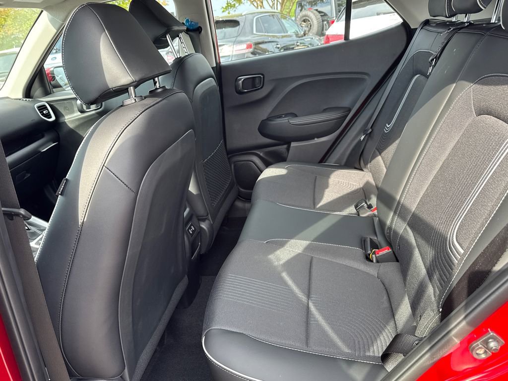 New 2025 Hyundai Venue Limited image 11