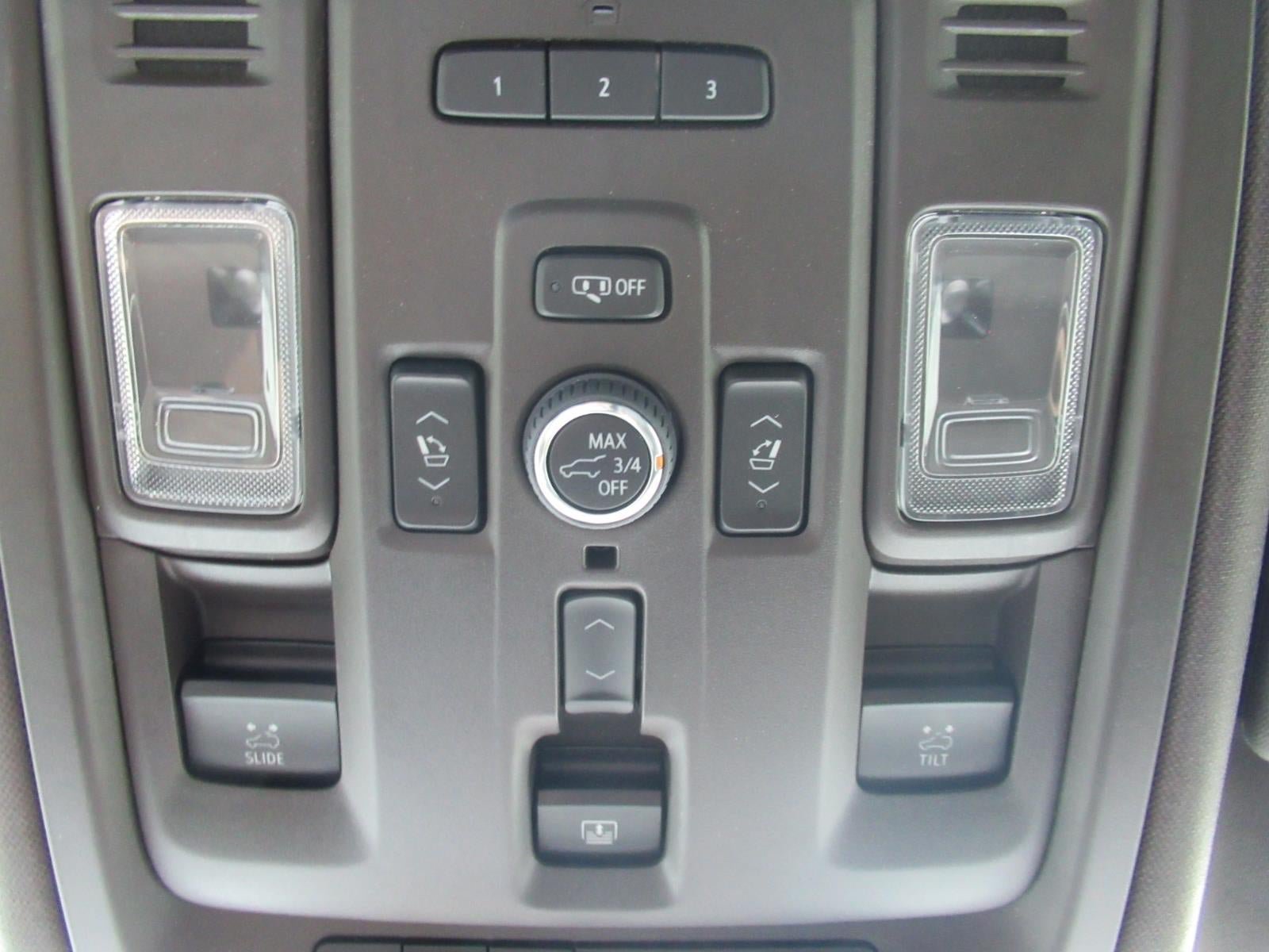 Used 2024 GMC Yukon XL Denali RWD image 30