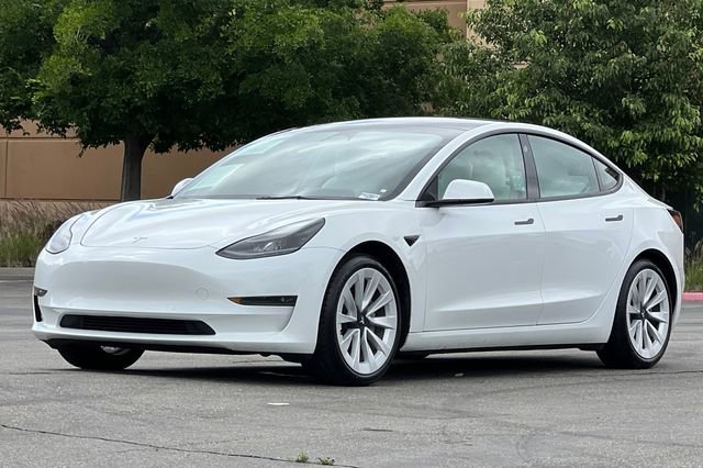 Used 2022 Tesla Model 3 Long Range AWD/4WD image 9