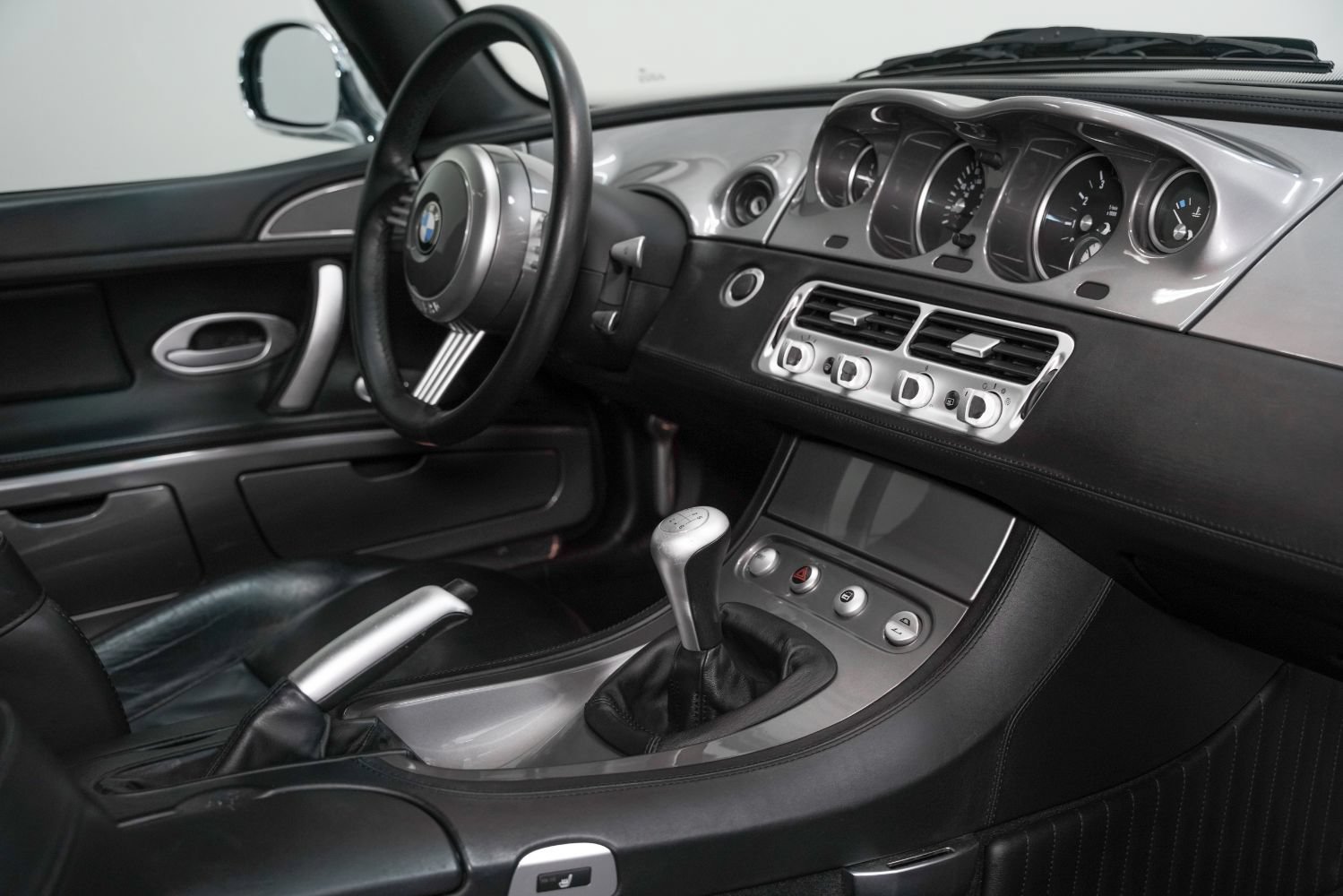 Used 2001 BMW Z8 RWD image 29