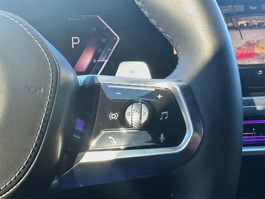 Used 2025 BMW 760i xDrive image 21