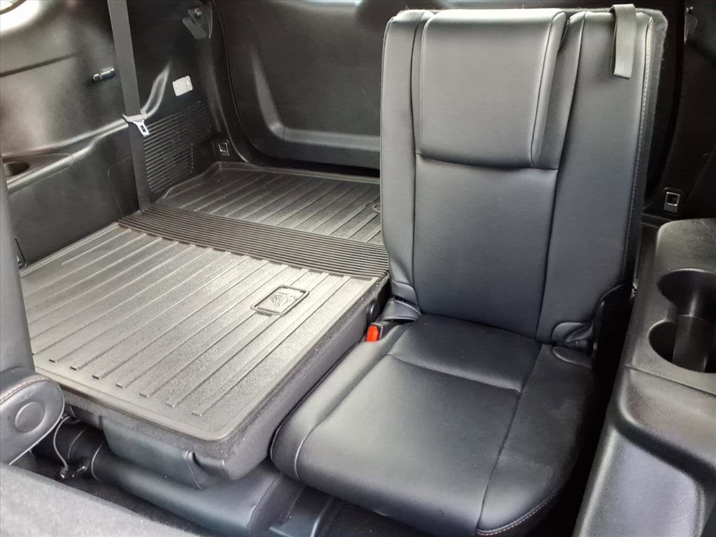 Used 2019 Toyota Highlander XLE AWD/4WD image 6