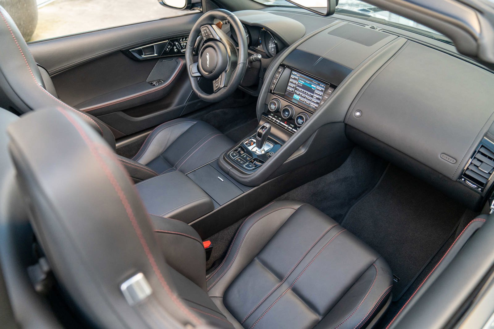 Used 2014 Jaguar F-TYPE S RWD image 6