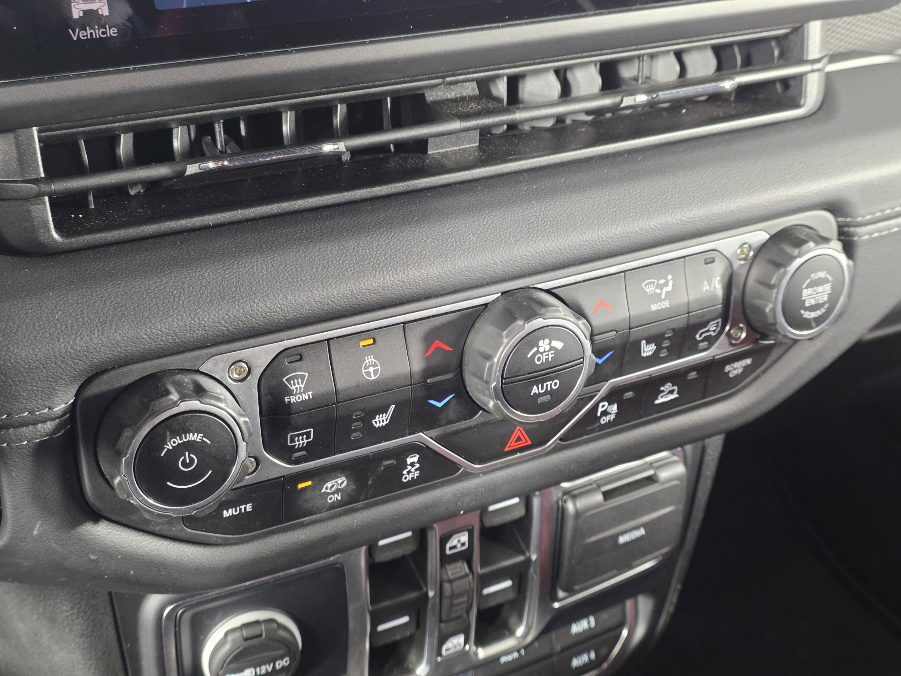 Used 2024 Jeep Wrangler Unlimited Rubicon 392 image 25