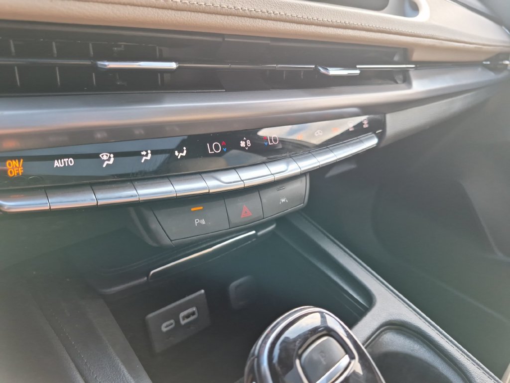 Certified 2024 Cadillac XT4 Luxury FWD image 23