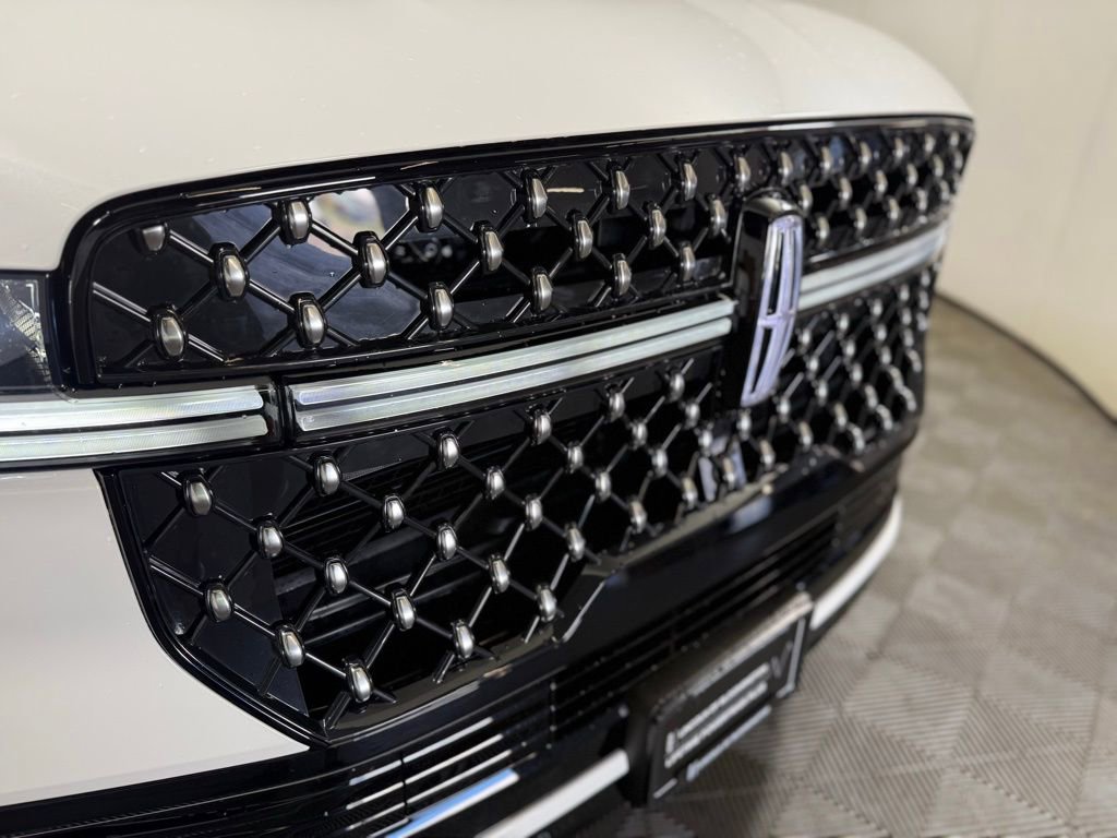 New 2025 Lincoln Navigator L Black Label image 12