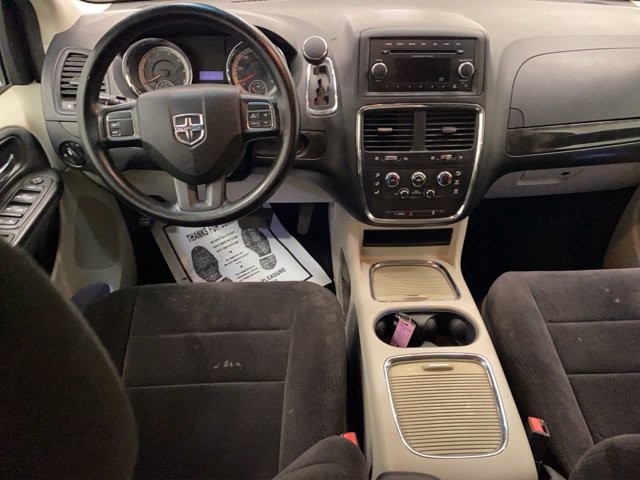 Used 2014 Dodge Grand Caravan SXT FWD image 2