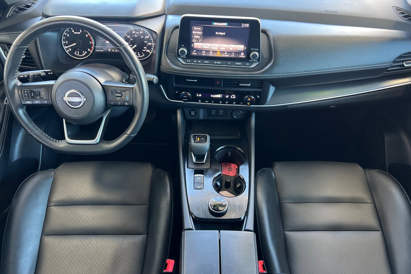 Used 2024 Nissan Rogue SV w/ SV Premium Package image 10