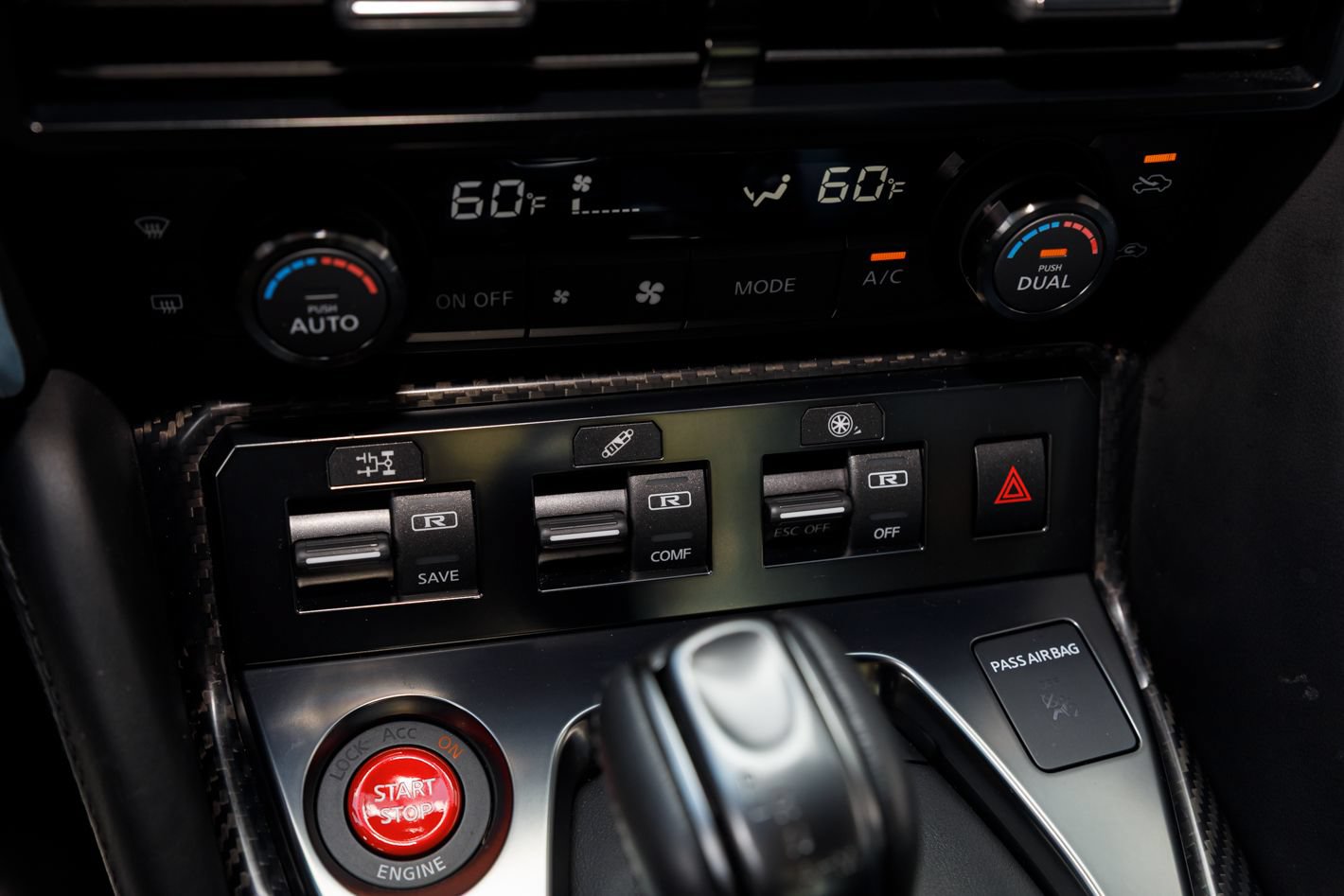 Used 2024 Nissan GT-R AWD/4WD image 41