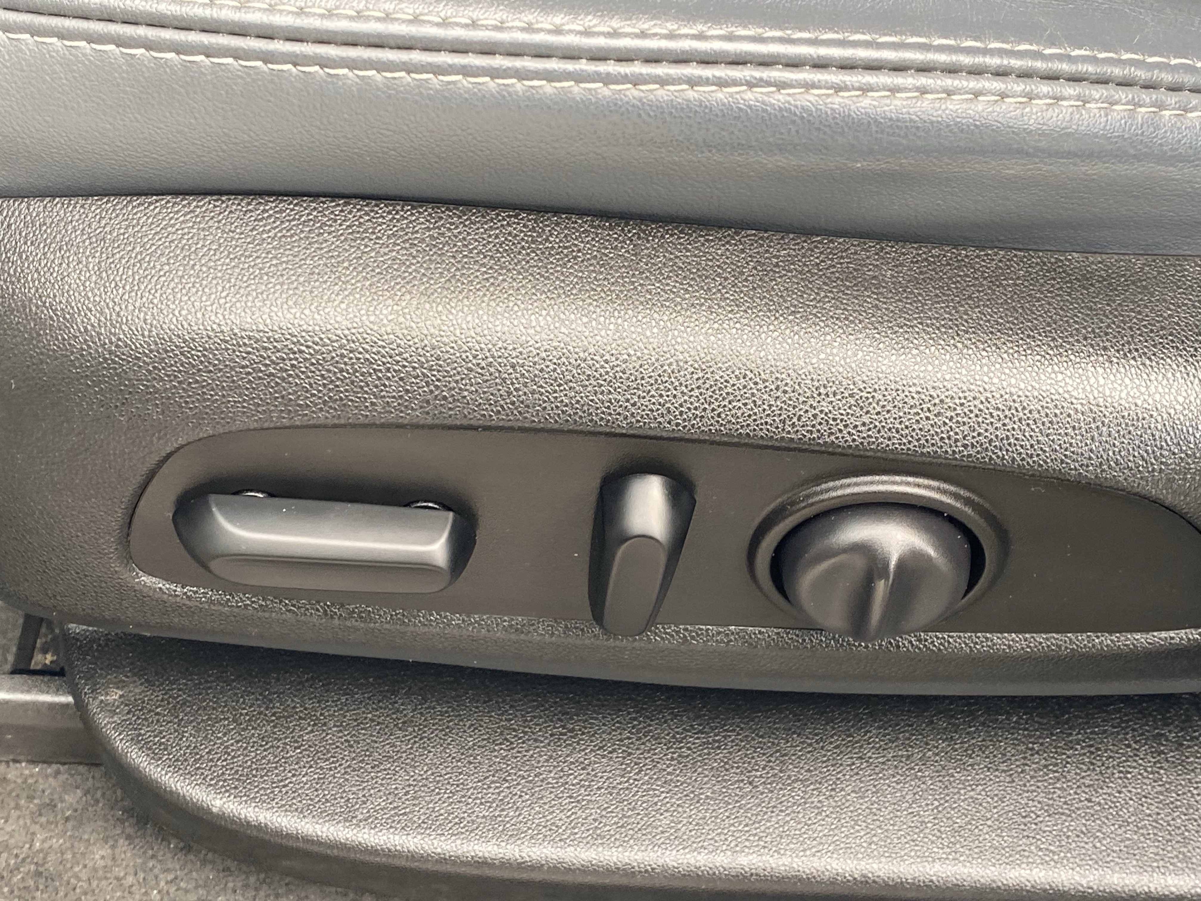 Used 2020 Buick Enclave Essence image 19