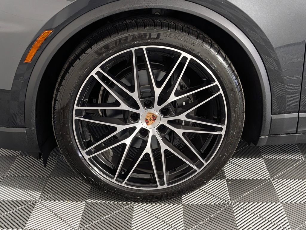 New 2026 Porsche Macan Electric image 11