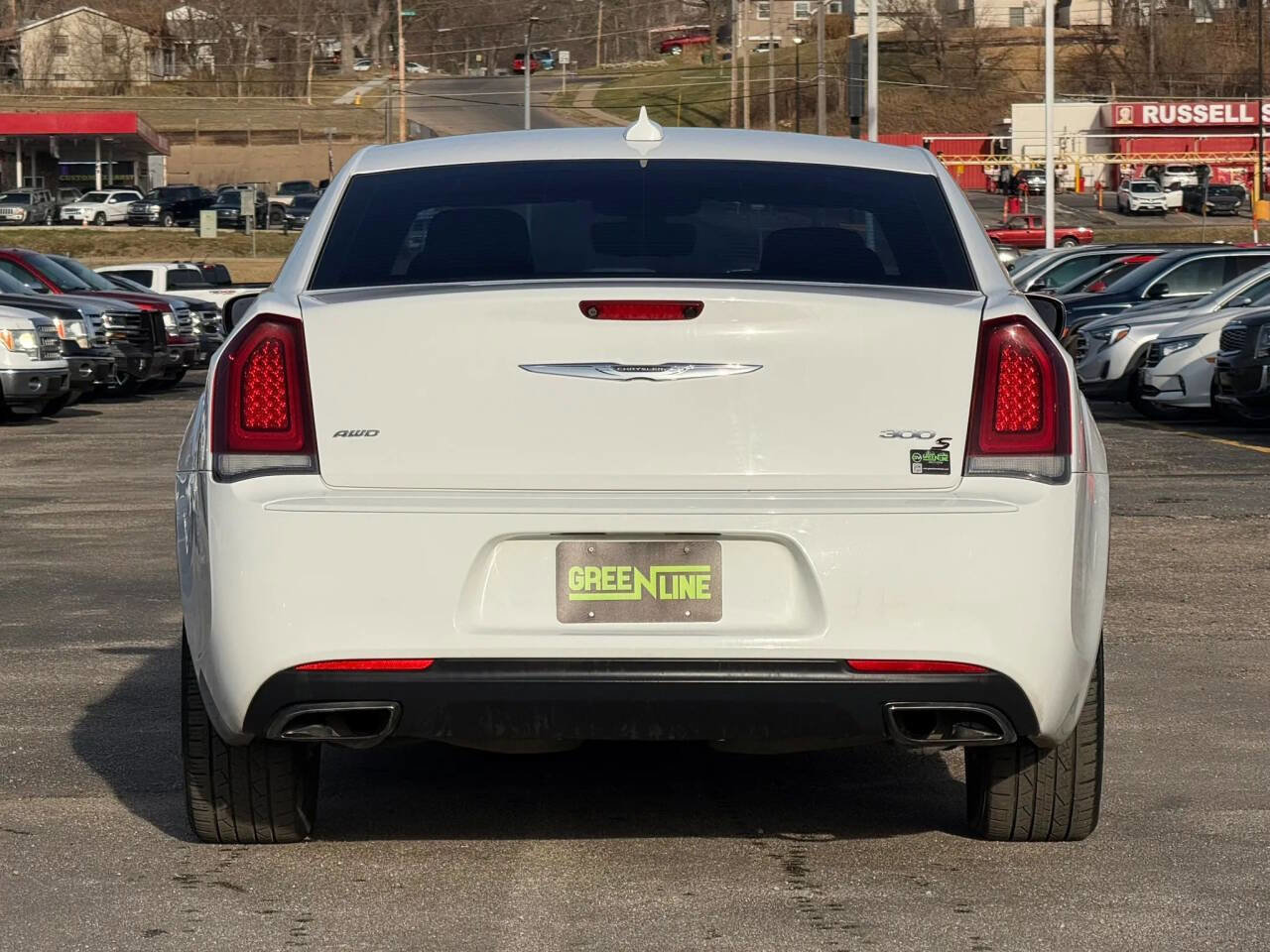 Used 2016 Chrysler 300 S image 4