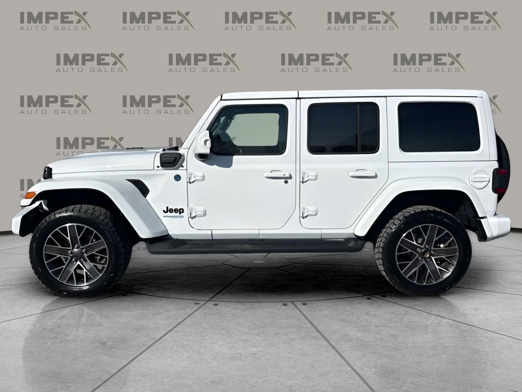 Used 2022 Jeep Wrangler Unlimited Sahara image 2