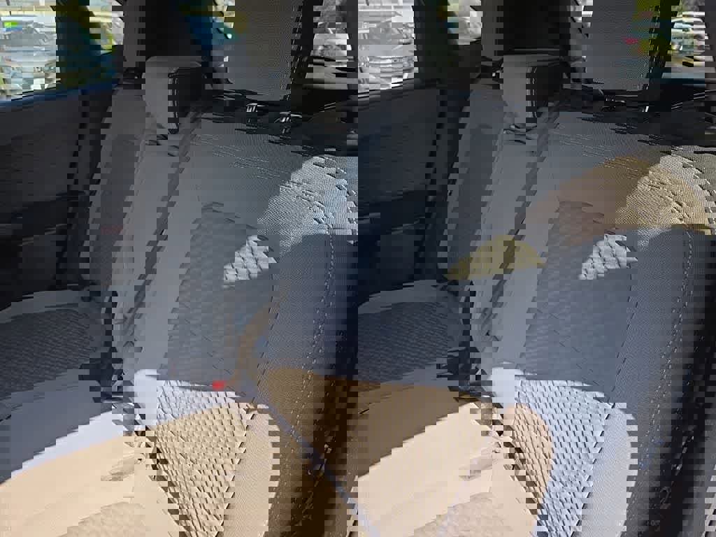 Used 2020 Ford Escape SE image 15