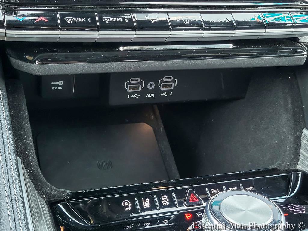 Used 2024 Jeep Wagoneer Series III AWD/4WD image 23