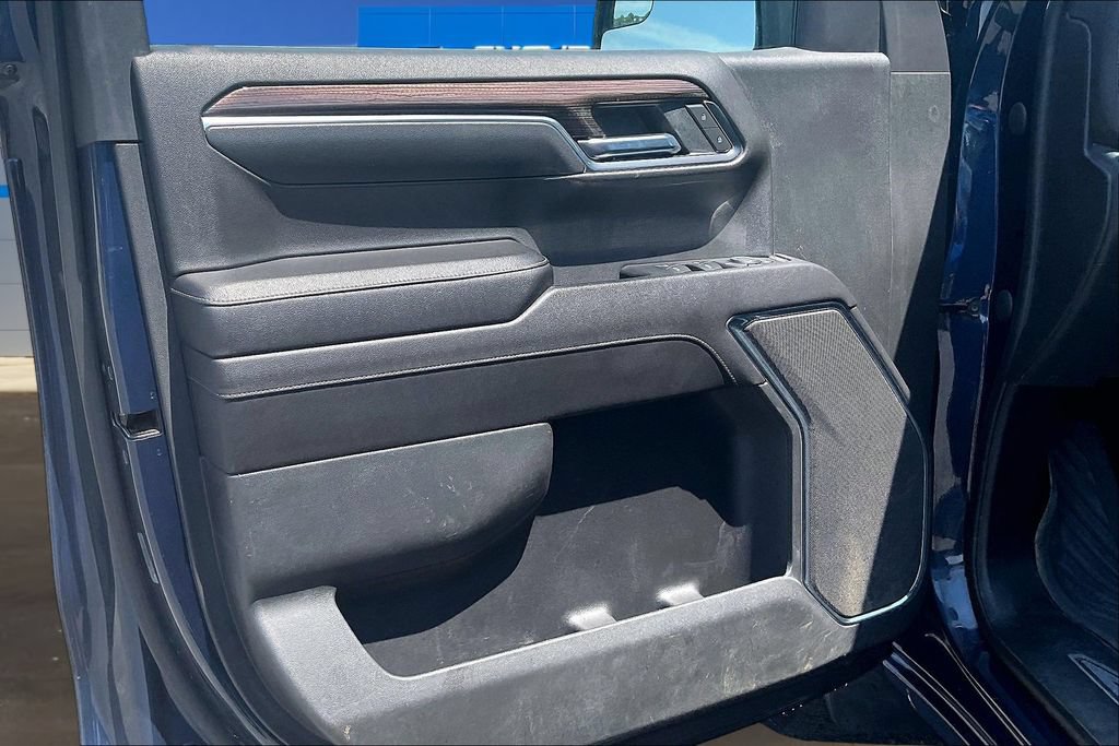 Used 2022 Chevrolet Silverado 1500 LT AWD/4WD image 21