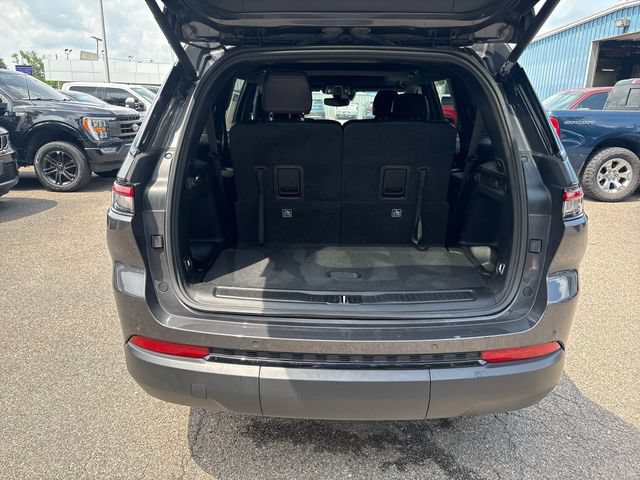 Used 2023 Jeep Grand Cherokee L Laredo AWD/4WD image 24