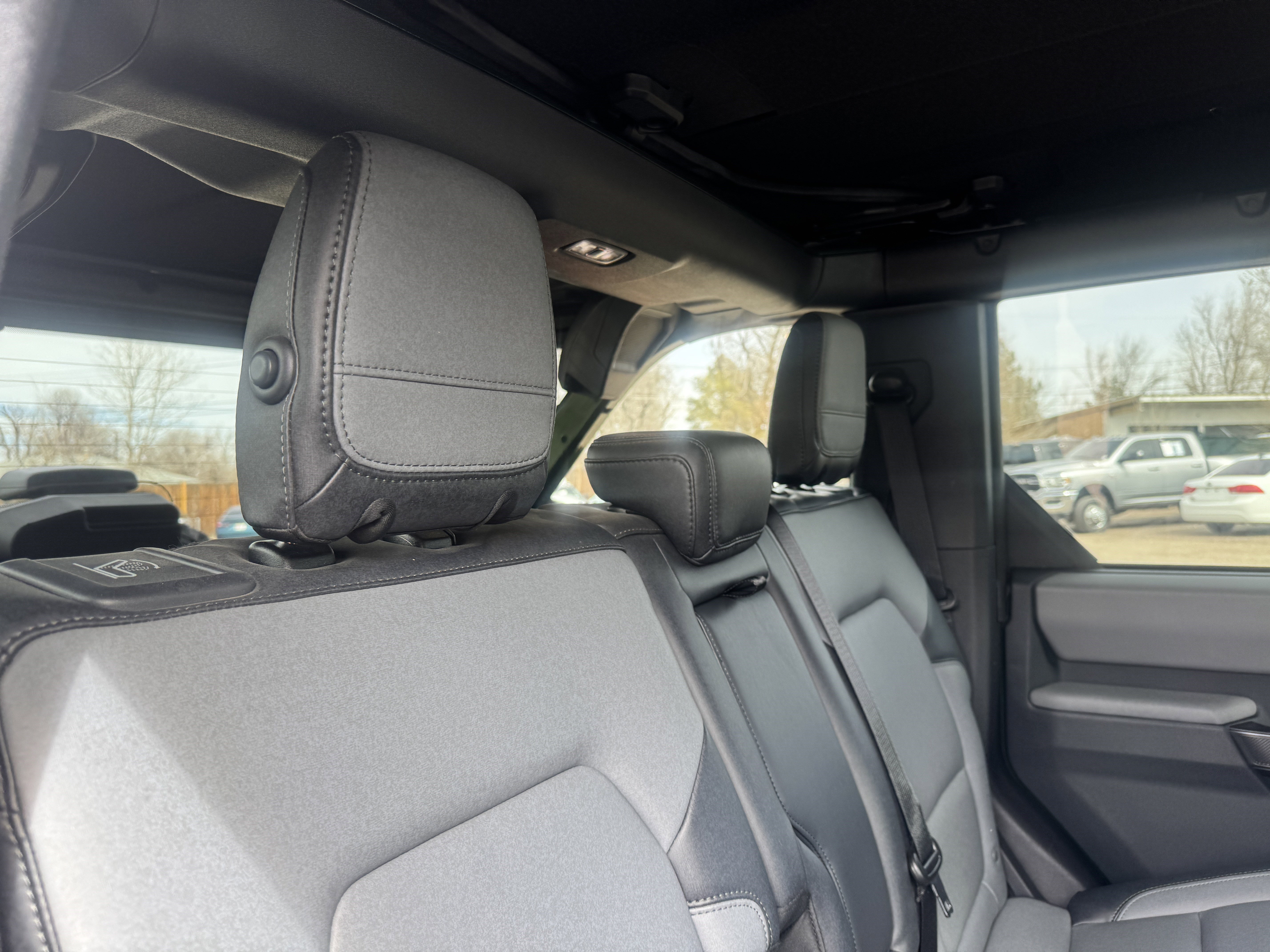 Used 2024 Ford Bronco Everglades image 17