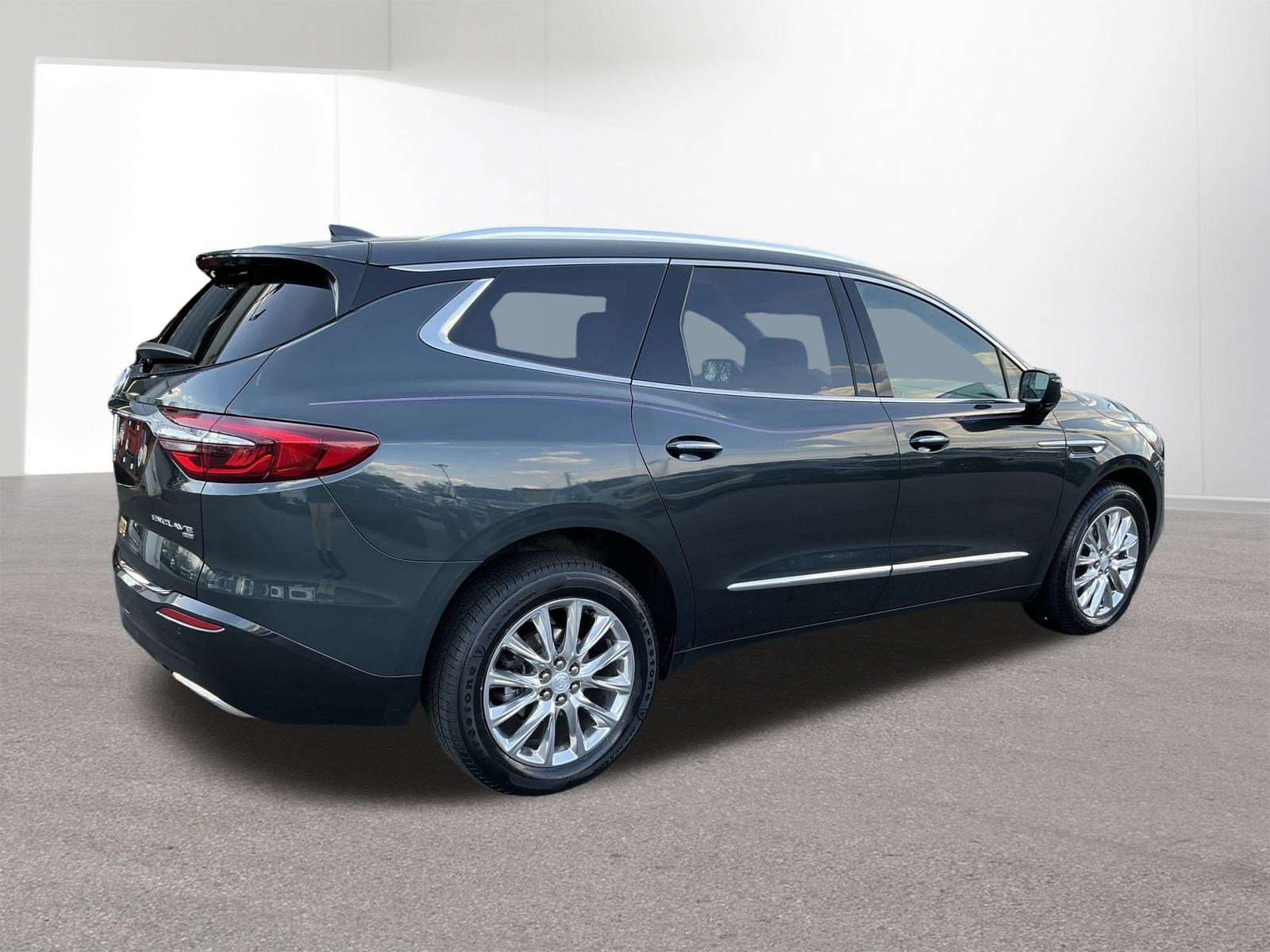 Used 2018 Buick Enclave Premium w/ Experience Buick Package image 3