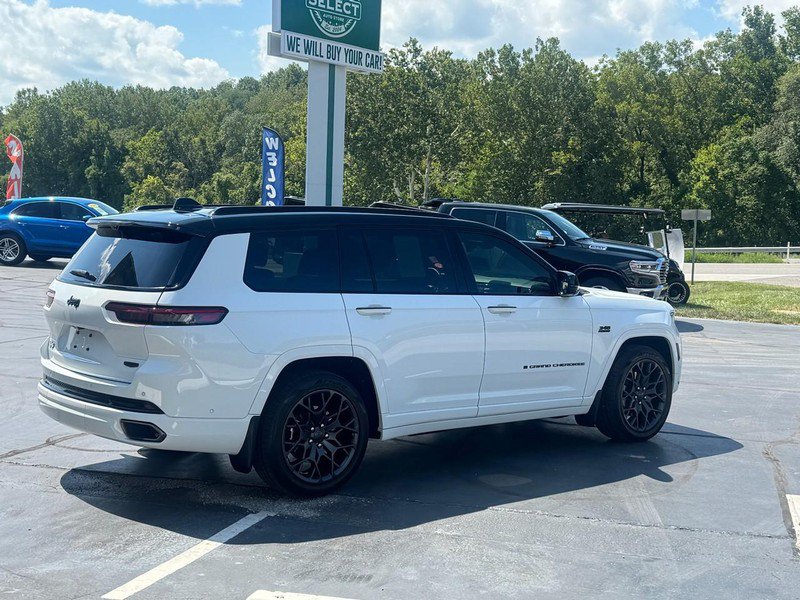 Used 2023 Jeep Grand Cherokee L Summit AWD/4WD image 4
