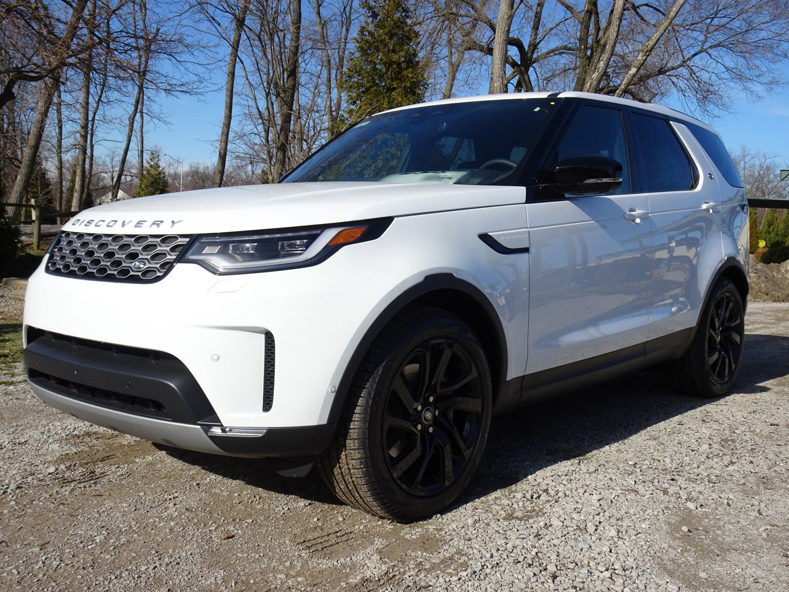 New 2025 Land Rover Discovery S image 8