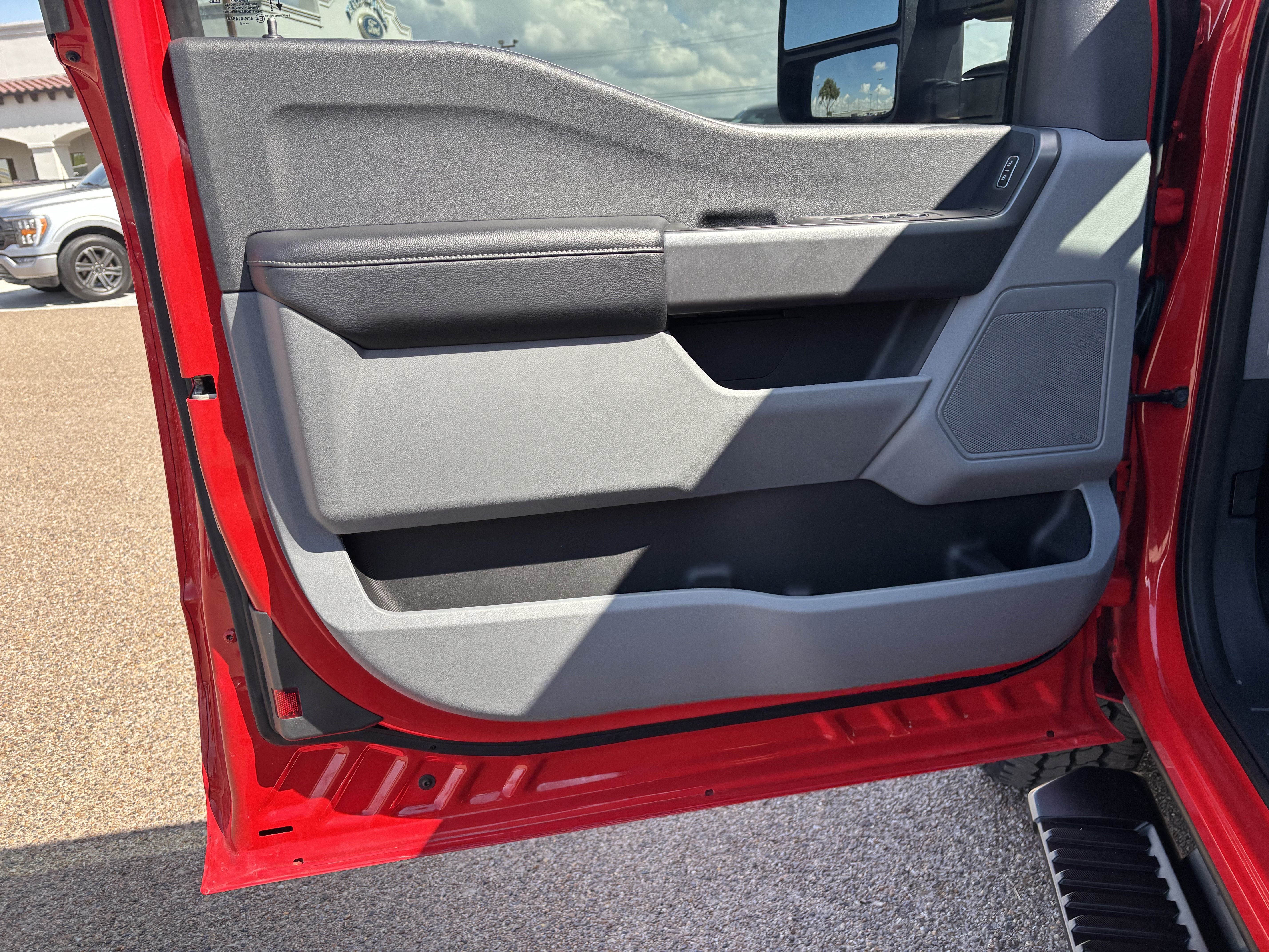 Certified 2025 Ford F350 XL w/ STX Appearance Package AWD/4WD image 9