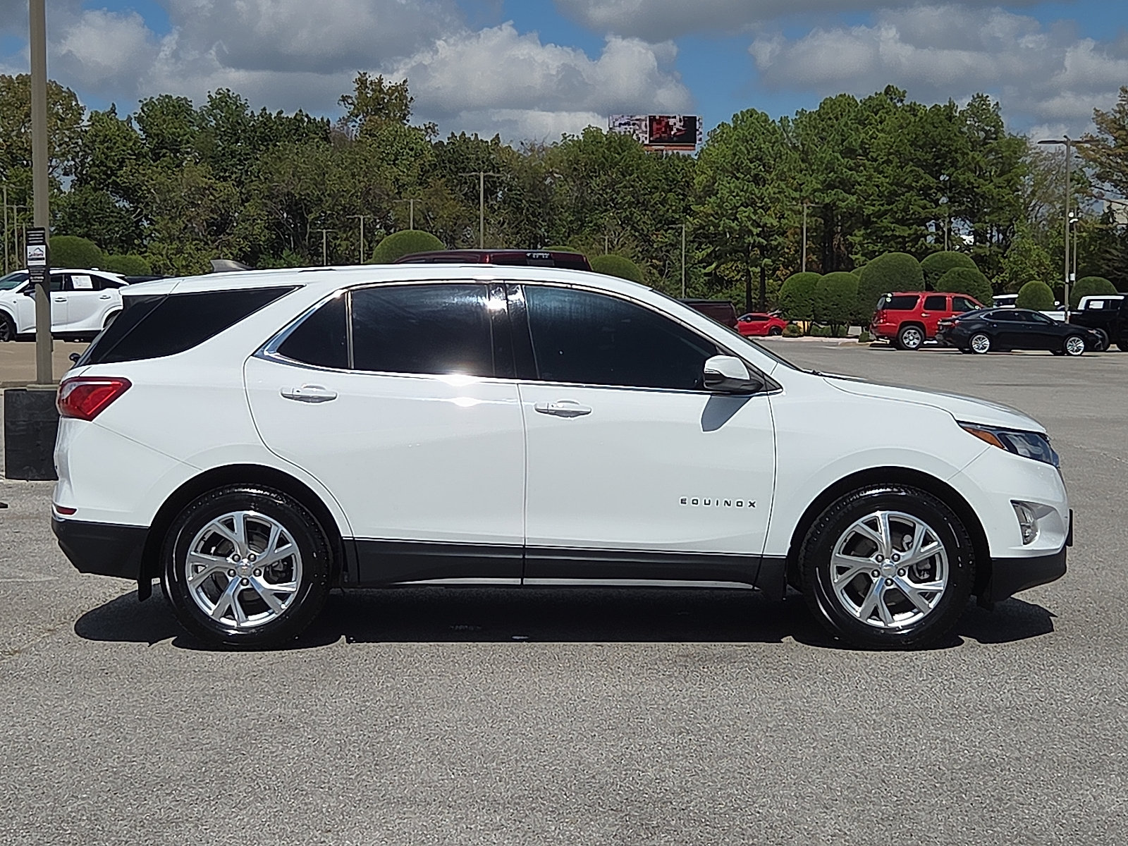 Used 2018 Chevrolet Equinox LT FWD image 6