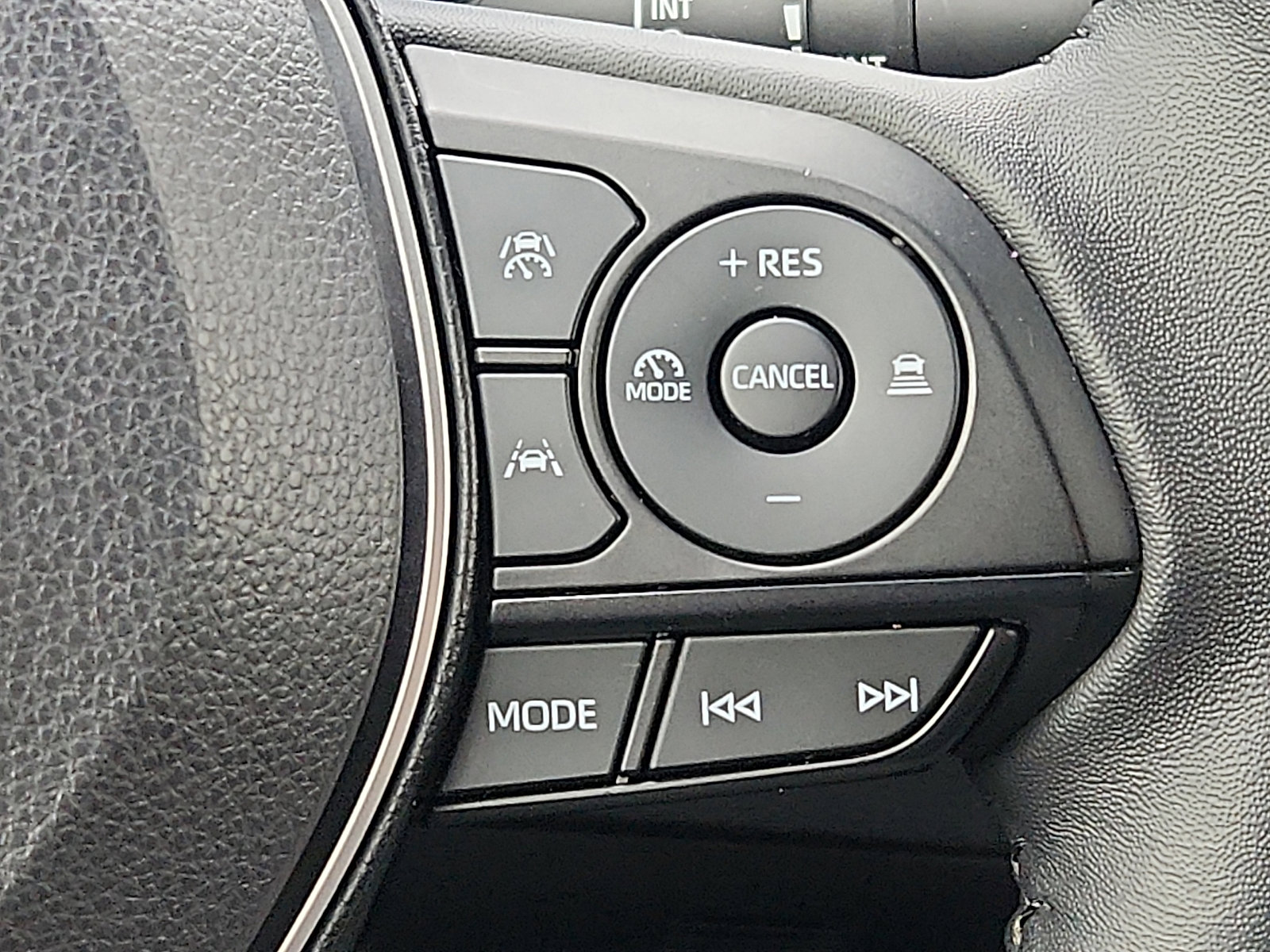 Used 2025 Toyota Corolla SE image 22