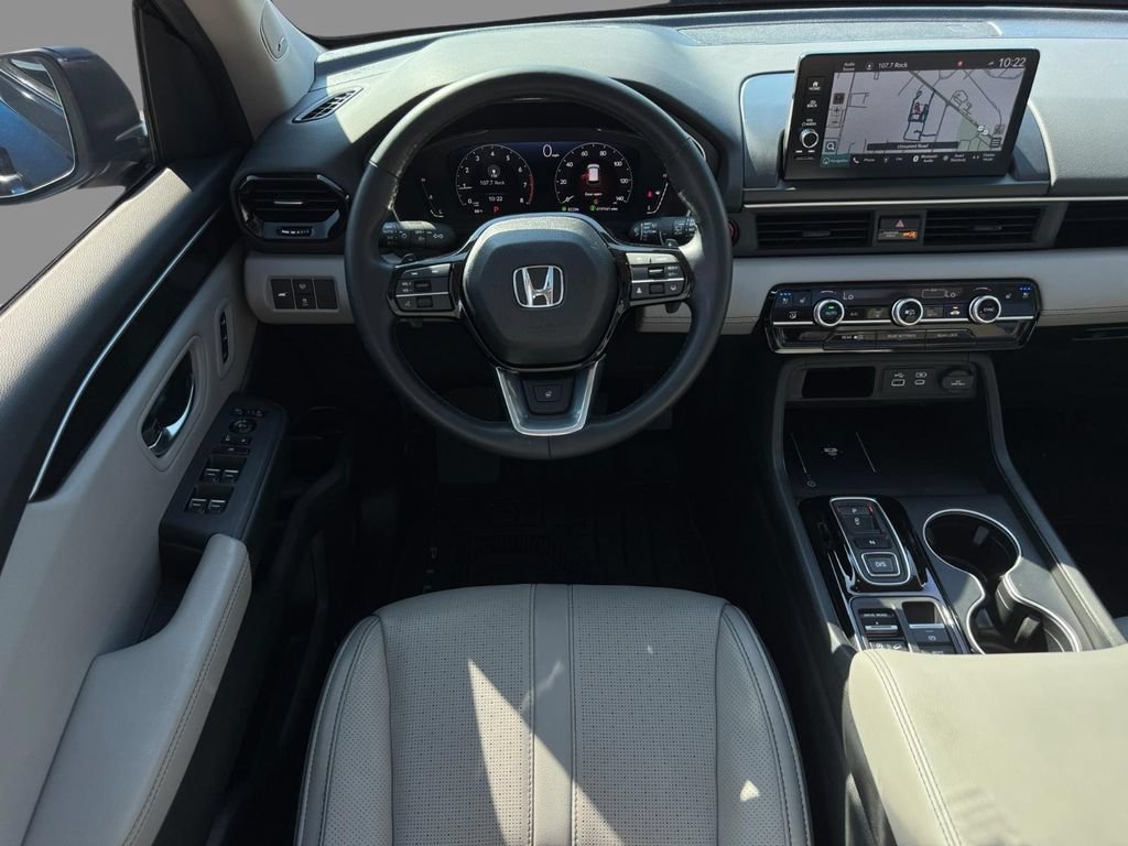 Used 2025 Honda Pilot Elite image 11