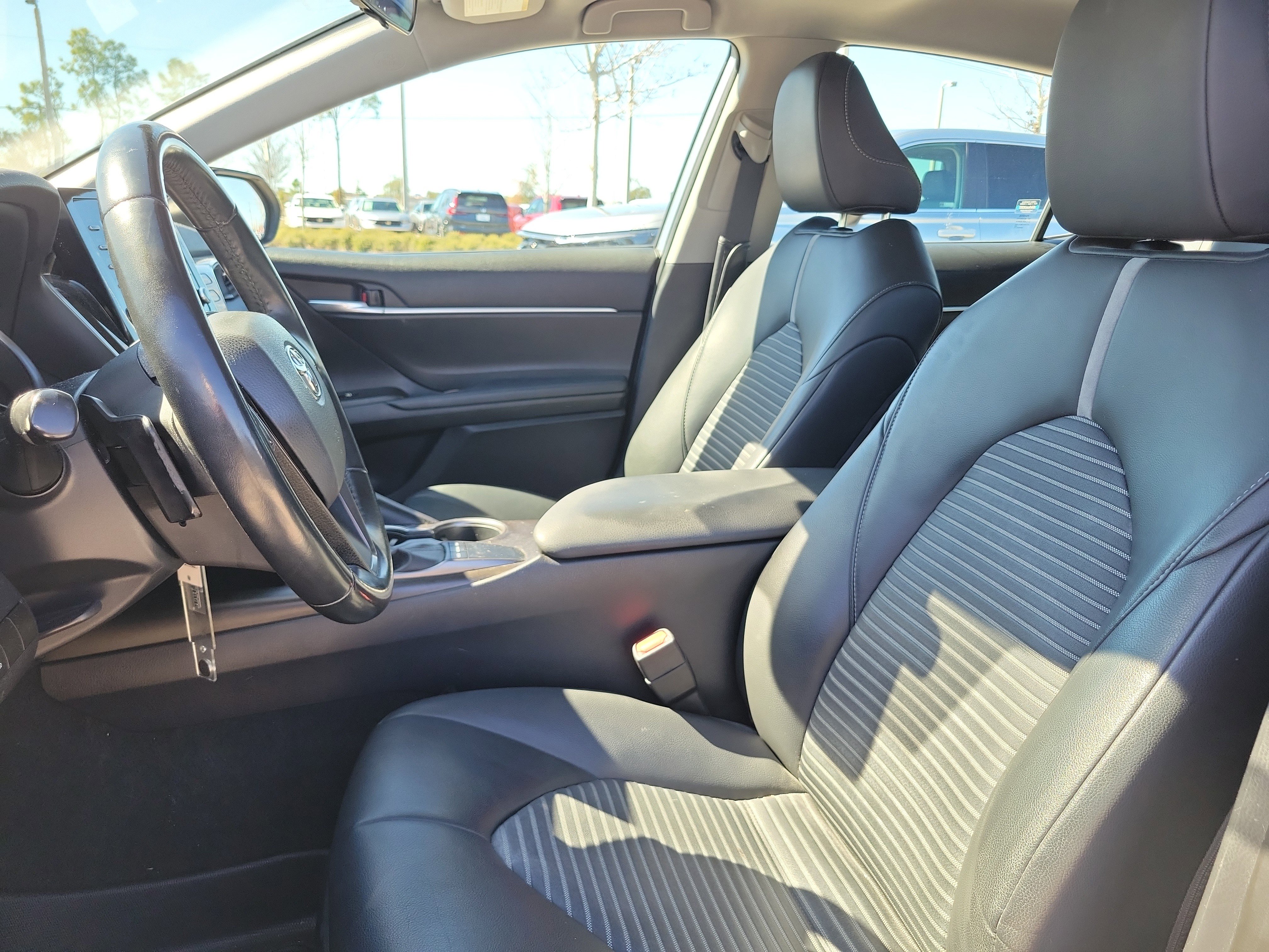 Used 2023 Toyota Camry SE image 20