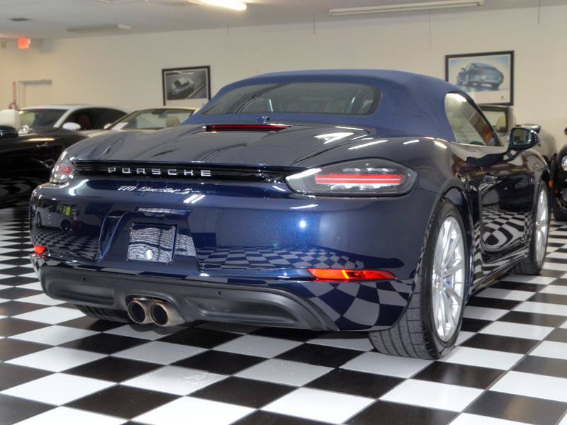 Used 2019 Porsche 718 Boxster S w/ Sport Chrono Package RWD image 11