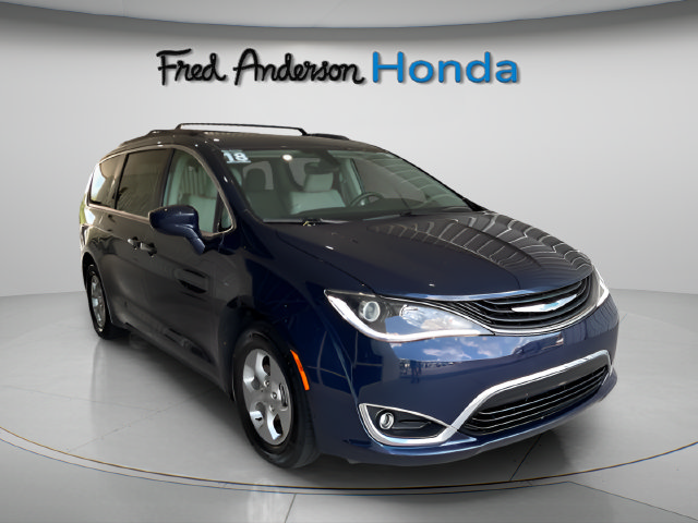 Used 2018 Chrysler Pacifica Touring Plus FWD image 4