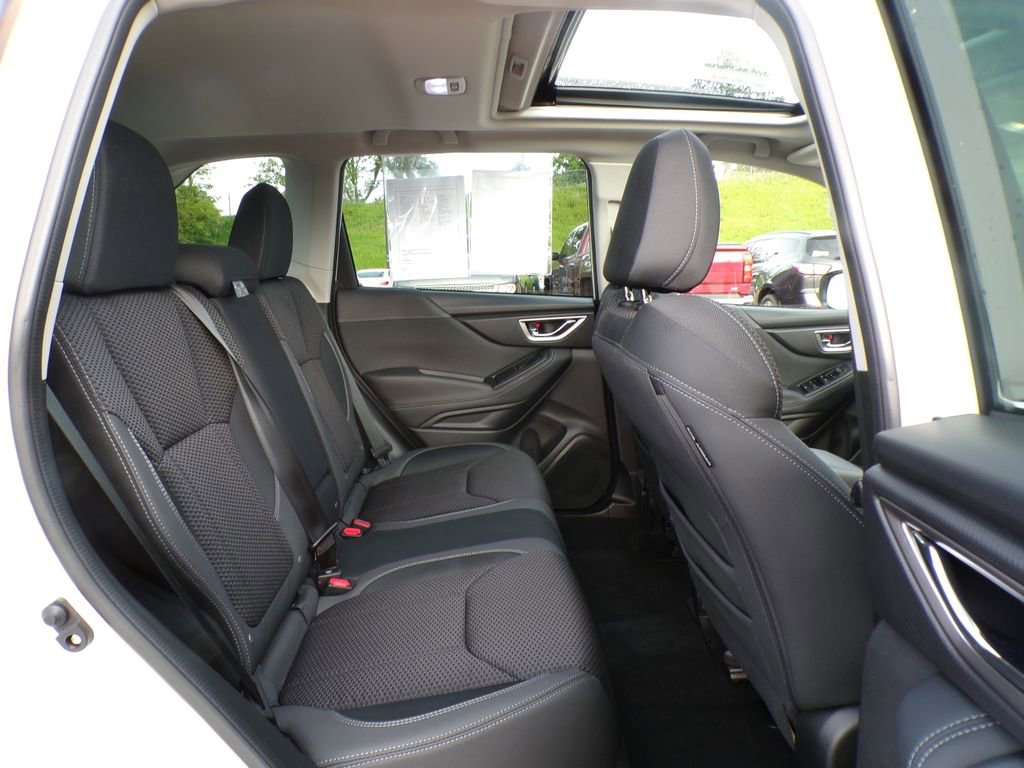 Used 2023 Subaru Forester Premium AWD/4WD image 21